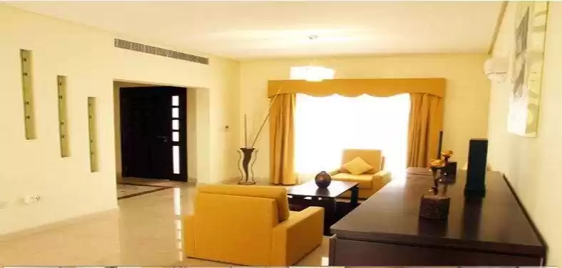 Wohn Klaar eigendom 4 Schlafzimmer S/F Villa in Verbindung  zu vermieten in Al Sadd , Doha #11957 - 1  image 